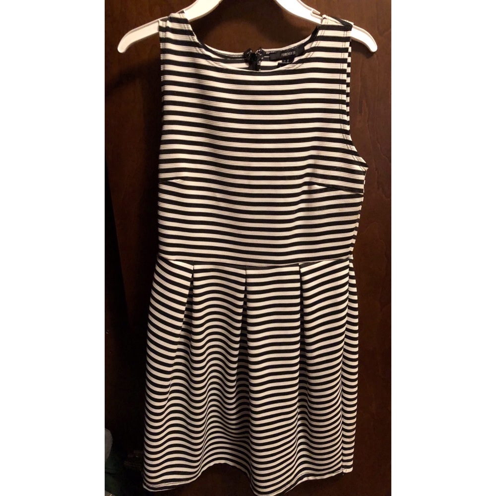 Fit and flare Forever 21 sleeveless Dress sizeM